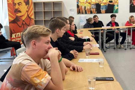 Тренинги по ораторскому мастерству: Слёт комсомольского актива ЮФО продолжает свою работу