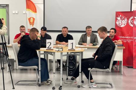Тренинги по ораторскому мастерству: Слёт комсомольского актива ЮФО продолжает свою работу