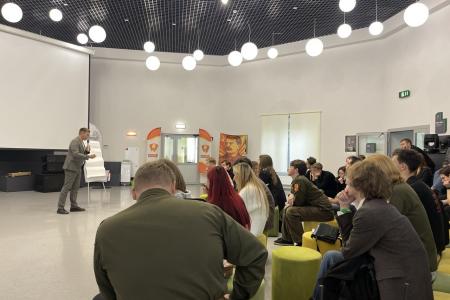 Тренинги по ораторскому мастерству: Слёт комсомольского актива ЮФО продолжает свою работу