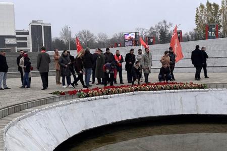 Слава первого удара. В Ростове-на-Дону коммунисты отметили 84-ю годовщину первого освобождения города от фашистов