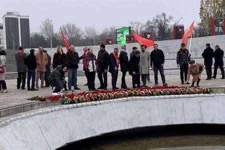 Слава первого удара. В Ростове-на-Дону коммунисты отметили 84-ю годовщину первого освобождения города от фашистов