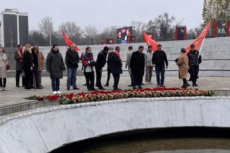 Слава первого удара. В Ростове-на-Дону коммунисты отметили 84-ю годовщину первого освобождения города от фашистов