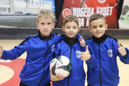 МФК КПРФ провел в «Юности» мастер-класс для ребят из Донецка