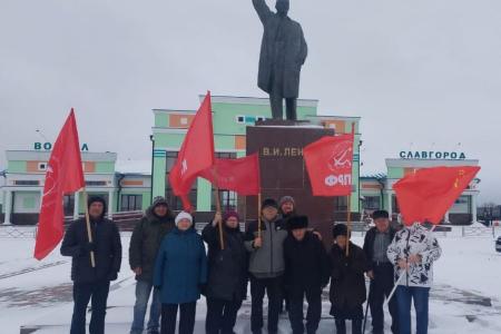 Коммунисты Алтайского края отметили 108-ю годовщину Великого Октября