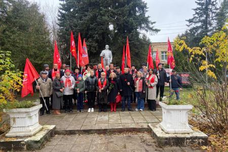 Подмосковные коммунисты: Великий Октябрь и его идеи - в нашем труде!