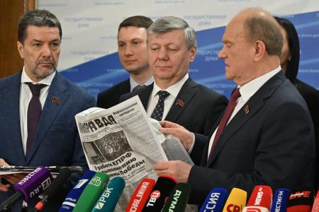 Г.А. Зюганов: Наши предложения обобщены в «Программе Победы». Пресс-подход лидера КПРФ в Госдуме 18 ноября 2025 года
