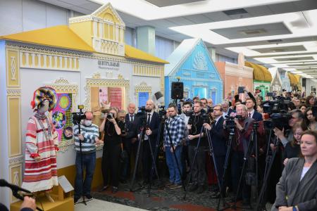 «В лихую годину проявим волю и характер». Г.А. Зюганов выступил на открывшейся в Госдуме выставке «Традиционная Россия»