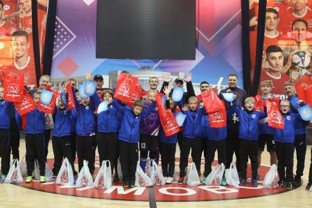 МФК КПРФ провел в «Юности» мастер-класс для ребят из Донецка