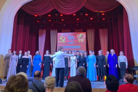 В.П. Исаков поздравил новомосковцев с 95-й годовщиной создания Сталиногорской-Новомосковской городской комсомольской организации