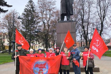 Подмосковные коммунисты отметили праздник Великой Октябрьской социалистической революции по всему региону
