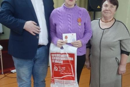 Лидер ивановских коммунистов Александр Бойков посетил волонтёров Юрьевецкого района