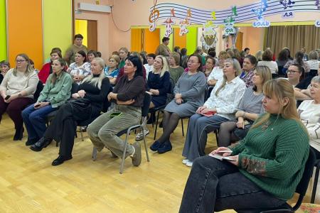 Мария Дробот и Ксения Айтакова взяли на депутатский контроль обращения педагогов и родителей юных спортсменов в Пермском крае