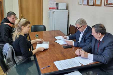 Московская область. Многодетные и малообеспеченные семьи Каширы, а также пенсионеры получили помощь во время депутатского приема граждан