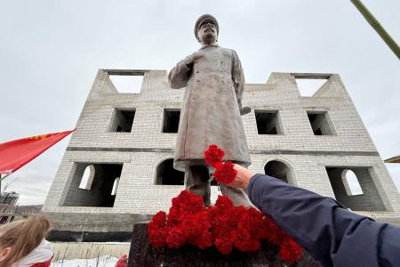 Нижегородские коммунисты почтили память И.В. Сталина в день его 146-летия