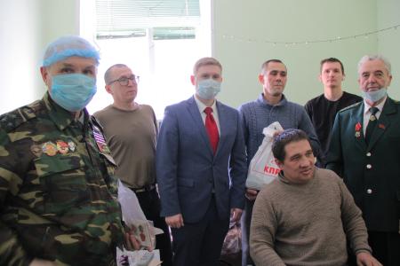 Челябинские коммунисты и сторонники КПРФ поздравили участников СВО с Новым годом