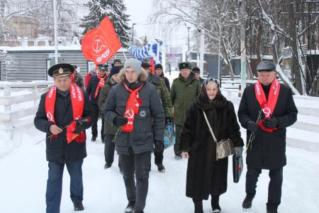 Удмуртия: левопатриотические силы возложили цветы в день рождения Сталина