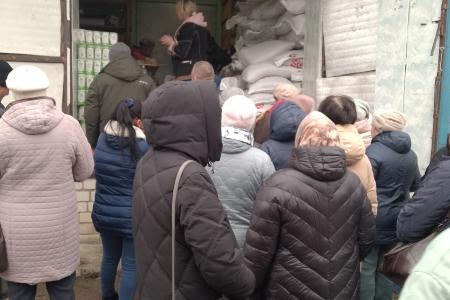 Коммунисты приступили к раздаче гуманитарной помощи в брянском приграничье