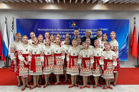 Иван Мельников приветствовал участников конференции Молодёжного образовательного альянса стран БРИКС в области ИИ