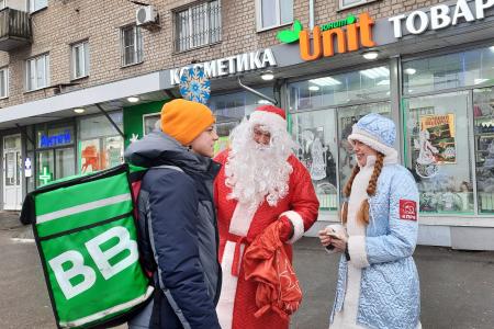 Коммунисты города Иваново проводят предновогоднюю акцию «Красный Дед Мороз»