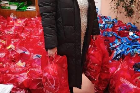 Дети Брянщины продолжают получать новогодние подарки от КПРФ
