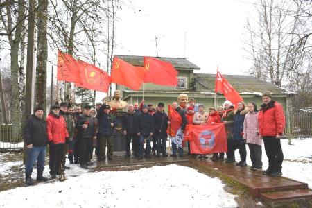 С именем Сталина – вперед к Победе! В Вологодской области состоялось  торжественное возложение цветов по случаю 146-й годовщины со дня рождения И.В. Сталина