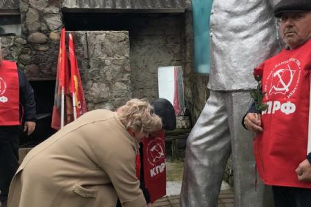 Коммунисты Кабардино-Балкарии отметили 146-ю годовщину со дня рождения Иосифа Виссарионовича Сталина