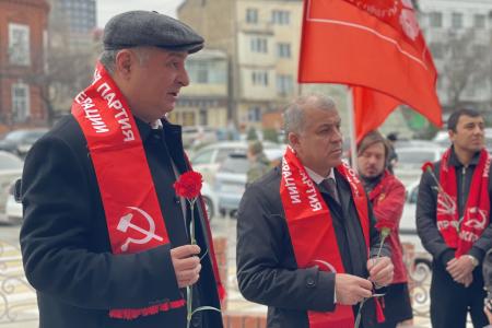 Дагестанские коммунисты почтили память Иосифа Сталина