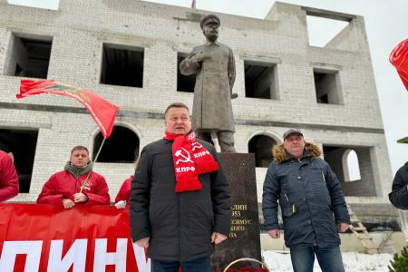 Нижегородские коммунисты почтили память И.В. Сталина в день его 146-летия