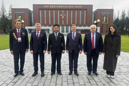 Дмитрий Новиков, Казбек Тайсаев, Андрей Клычков и Анатолий Локоть размышляют о КНДР: Партия, глубоко сознающая свою миссию