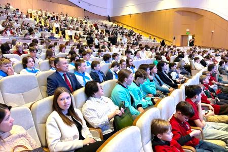 Иван Мельников приветствовал участников конференции Молодёжного образовательного альянса стран БРИКС в области ИИ