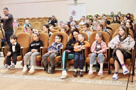 Тульские депутаты – коммунисты посетили детскую областную больницу