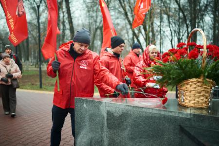 Депутат Госдумы, лидер нижегородских коммунистов В.И. Егоров: Память о подвиге под Москвой — основа нашей Победы