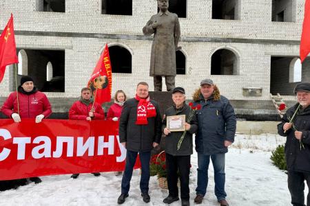 Нижегородские коммунисты почтили память И.В. Сталина в день его 146-летия