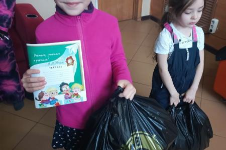 Челябинские коммунисты поздравили детей с Новым годом