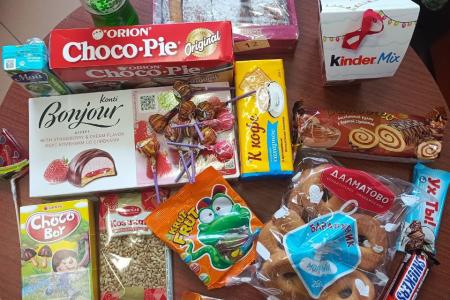 Челябинские коммунисты поздравили детей с Новым годом