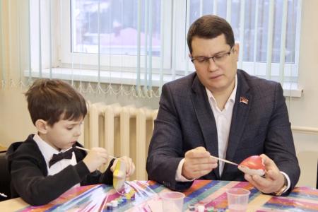 Тульские депутаты – коммунисты посетили детскую областную больницу