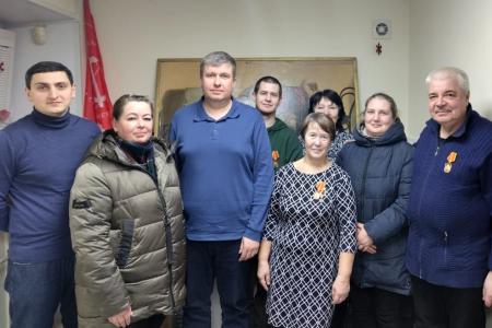 Томская область. Ветеран СВО Александр Жданов награжден памятной медалью ЦК КПРФ «80 лет Победы»