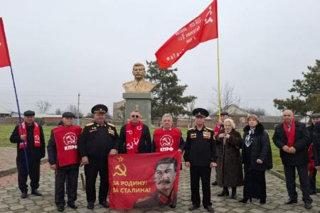 Коммунисты Кабардино-Балкарии отметили 146-ю годовщину со дня рождения Иосифа Виссарионовича Сталина