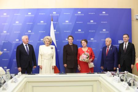 В Госдуме состоялось награждение медалью Министерства обороны Российской Федерации «За помощь и милосердие»