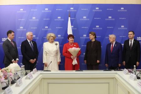 В Госдуме состоялось награждение медалью Министерства обороны Российской Федерации «За помощь и милосердие»
