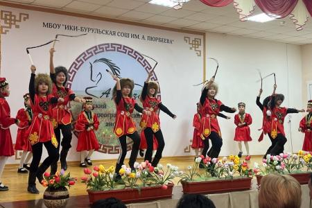 Первый секретарь Калмыцкого рескома партии Николай Нуров совершил поездку в Ики-Бурульский район