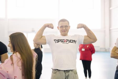 Сергей Гаврилов пожелал участникам «Улётной зарядки» в воронежском Нижнедевицке достижений в спорте и труде