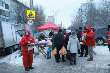 Омск. Общественная приёмная в красной палатке