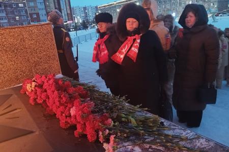 Ямало-Ненецкий автономный округ. Коммунисты города Новый Уренгой отметили День воинской славы