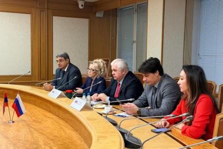 В Москве прошла Международная конференция «Роль взаимодействия фракций политических партий и блоков в межпарламентском сотрудничестве стран СНГ»