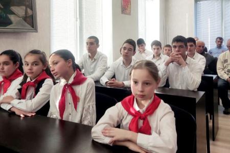 В Южной Осетии почтили память Неизвестного солдата