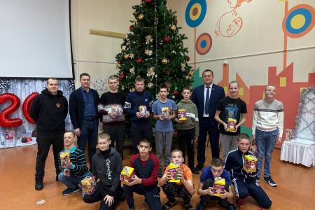Коммунисты Ульяновска поздравляют с наступающим Новым годом