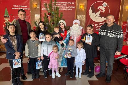 Коммунисты Ульяновска поздравляют с наступающим Новым годом