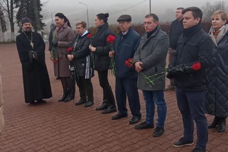 Подмосковные коммунисты: «Москва! Твоя оборона идет через наши сердца!»