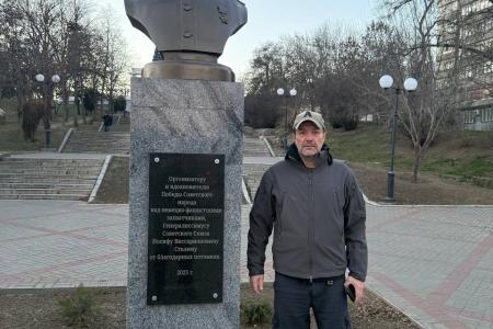 День второй рабочей поездки Александра Ющенко в Херсонскую и Запорожскую области: встречи со школьниками, поддержка военнослужащих и работа на полигонах